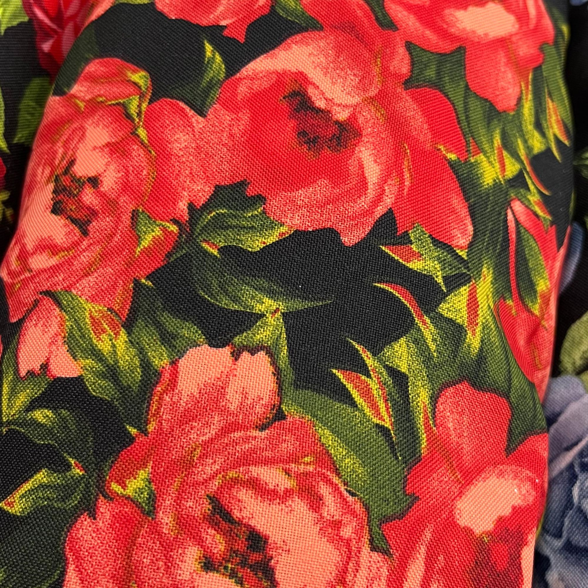 MECANICA ESTAMPADA FLORES FONDO NEGRO 1.50