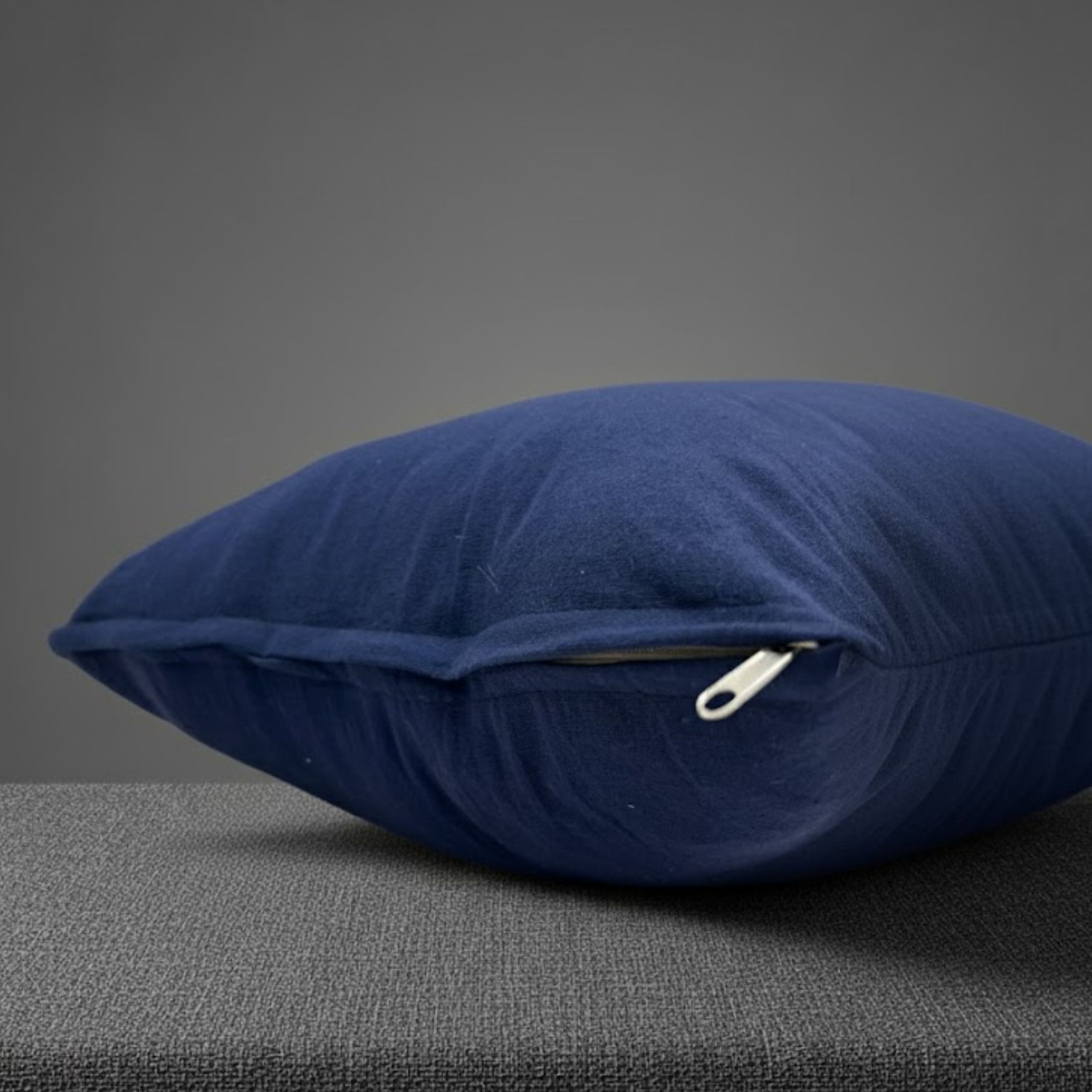 FUNDA DE ALMOHADON TUSOR AZUL MARINO 45 x 45 CM - Imagen 2